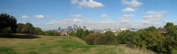 View from Greenwich Park over the Thames to Isle of Dogs