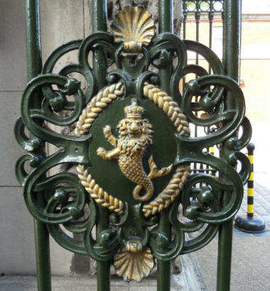 Greenwich - Old Royal Naval College gate emblem - lion