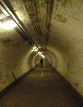 Greenwich - foot tunnel
