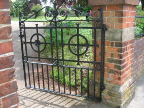 Pitmans Shorthand Christmas Carols: Gate to Vine Cricket Club, Sevenoaks, Kent